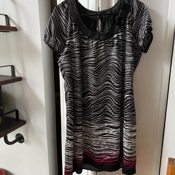 Women's BCBG MAXAZRIA Dress M - Picture 1 of 7
